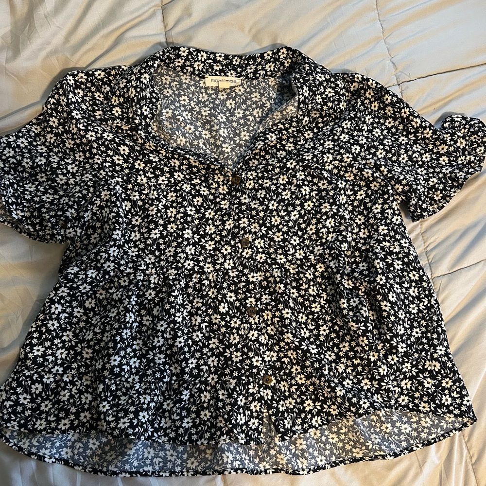 Boutique Small Floral Black and White Women's Top
